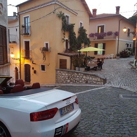 Scaccia Pensieri Villa Cerchio Eksteriør billede