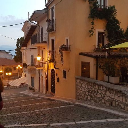 Scaccia Pensieri Villa Cerchio Eksteriør billede