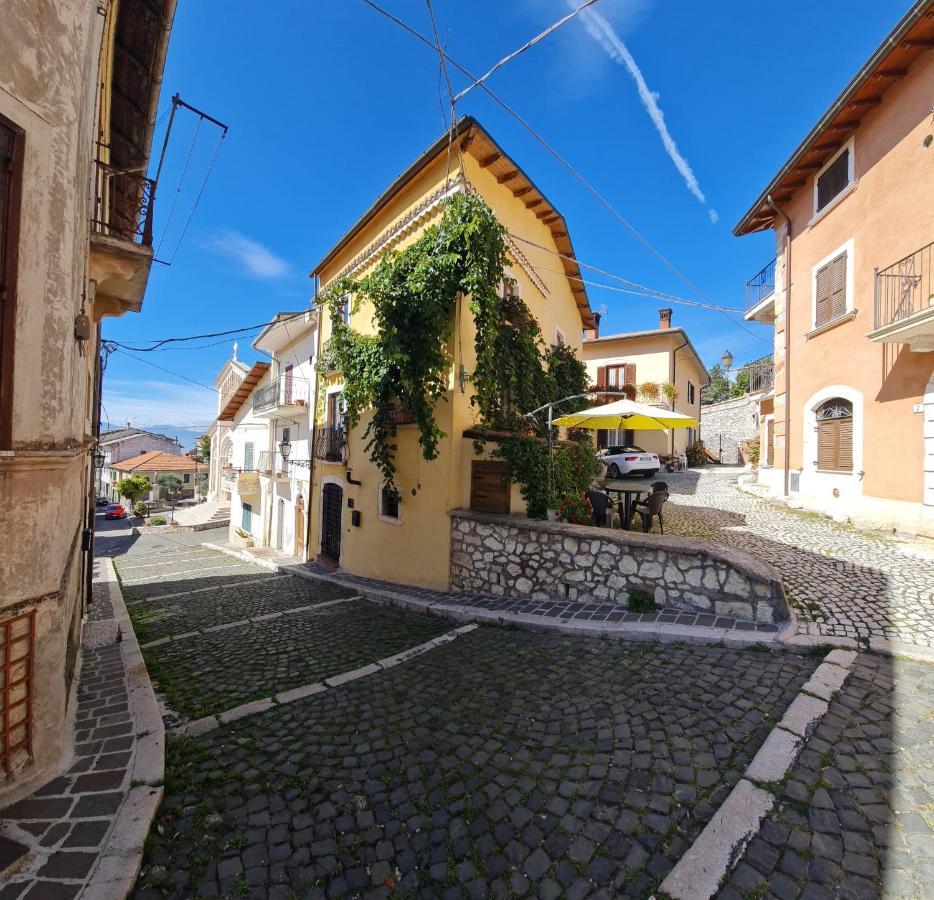 Scaccia Pensieri Villa Cerchio Eksteriør billede