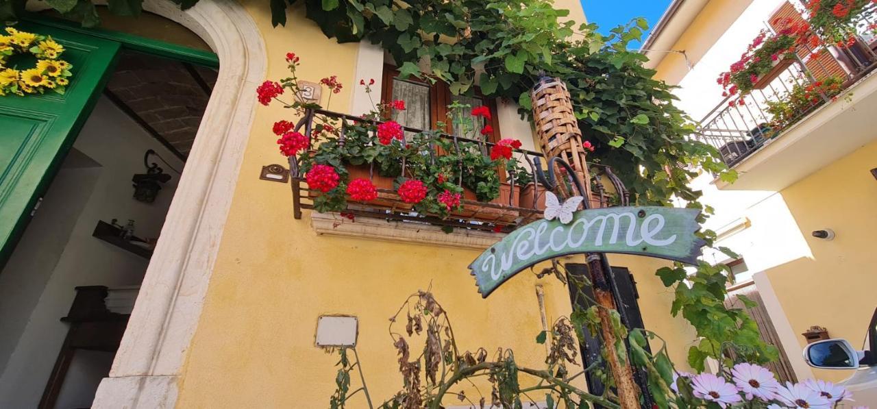 Scaccia Pensieri Villa Cerchio Eksteriør billede