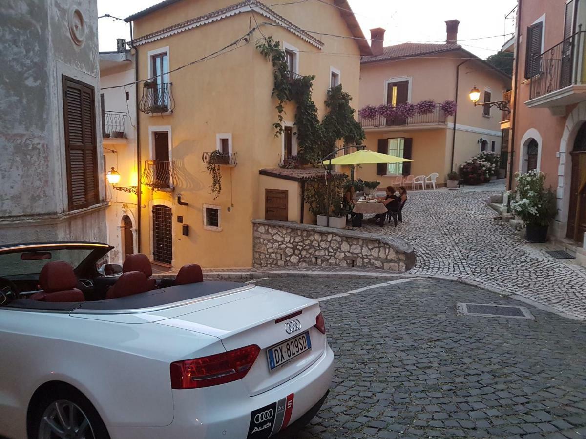 Scaccia Pensieri Villa Cerchio Eksteriør billede