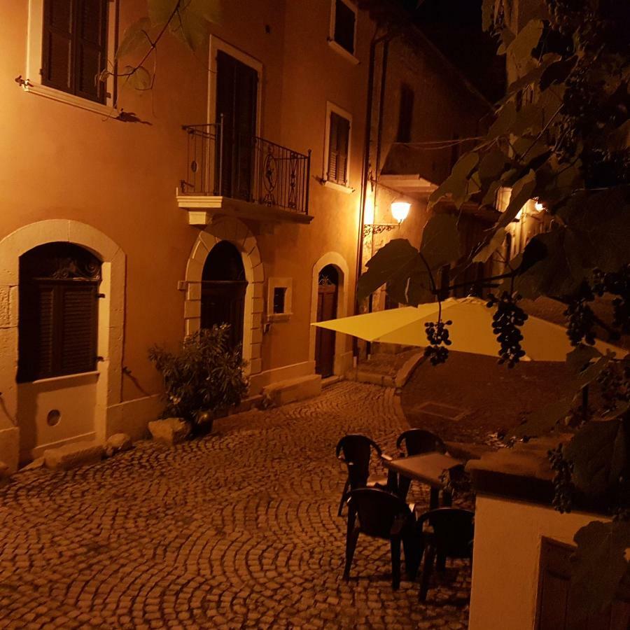 Scaccia Pensieri Villa Cerchio Eksteriør billede