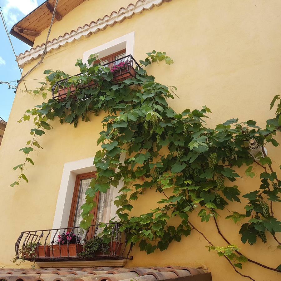 Scaccia Pensieri Villa Cerchio Eksteriør billede