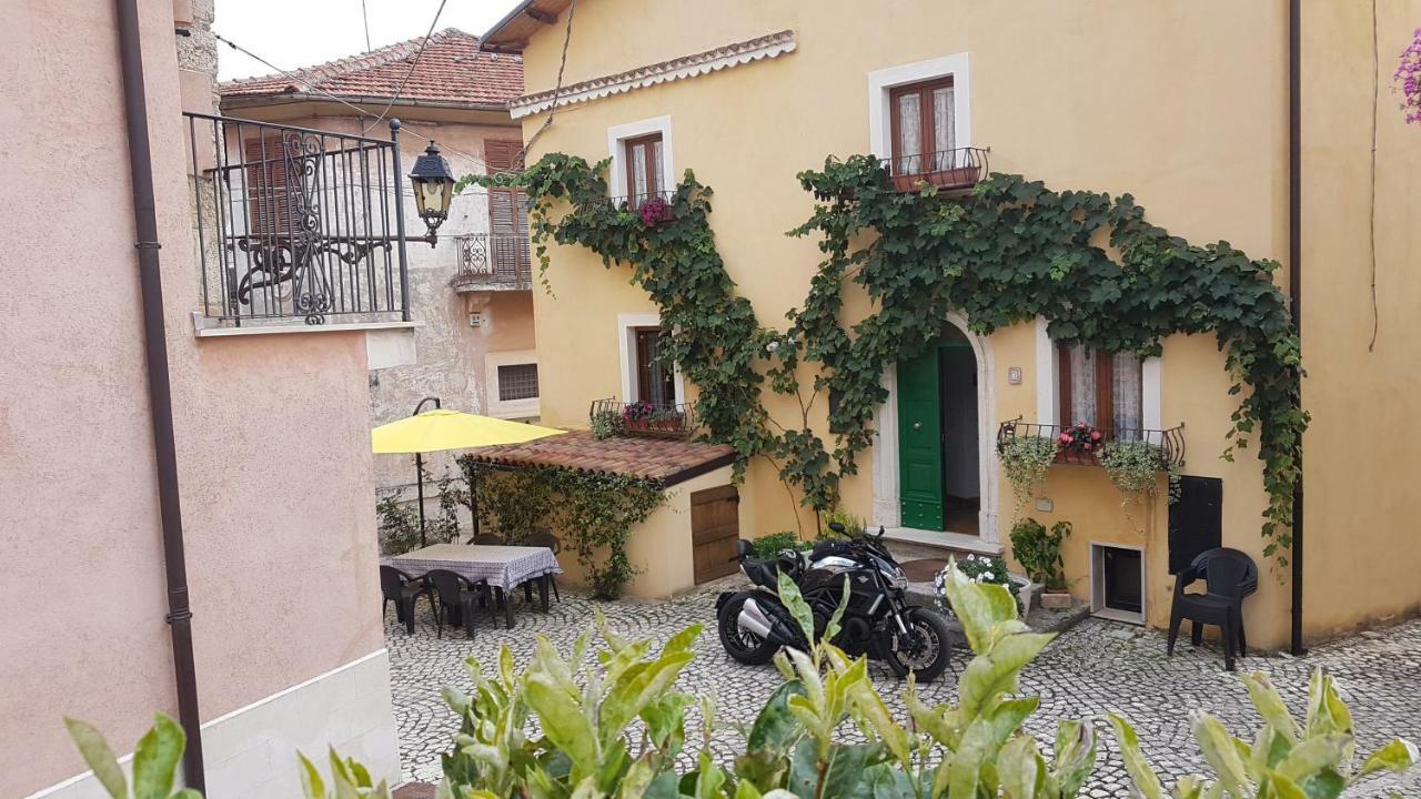Scaccia Pensieri Villa Cerchio Eksteriør billede