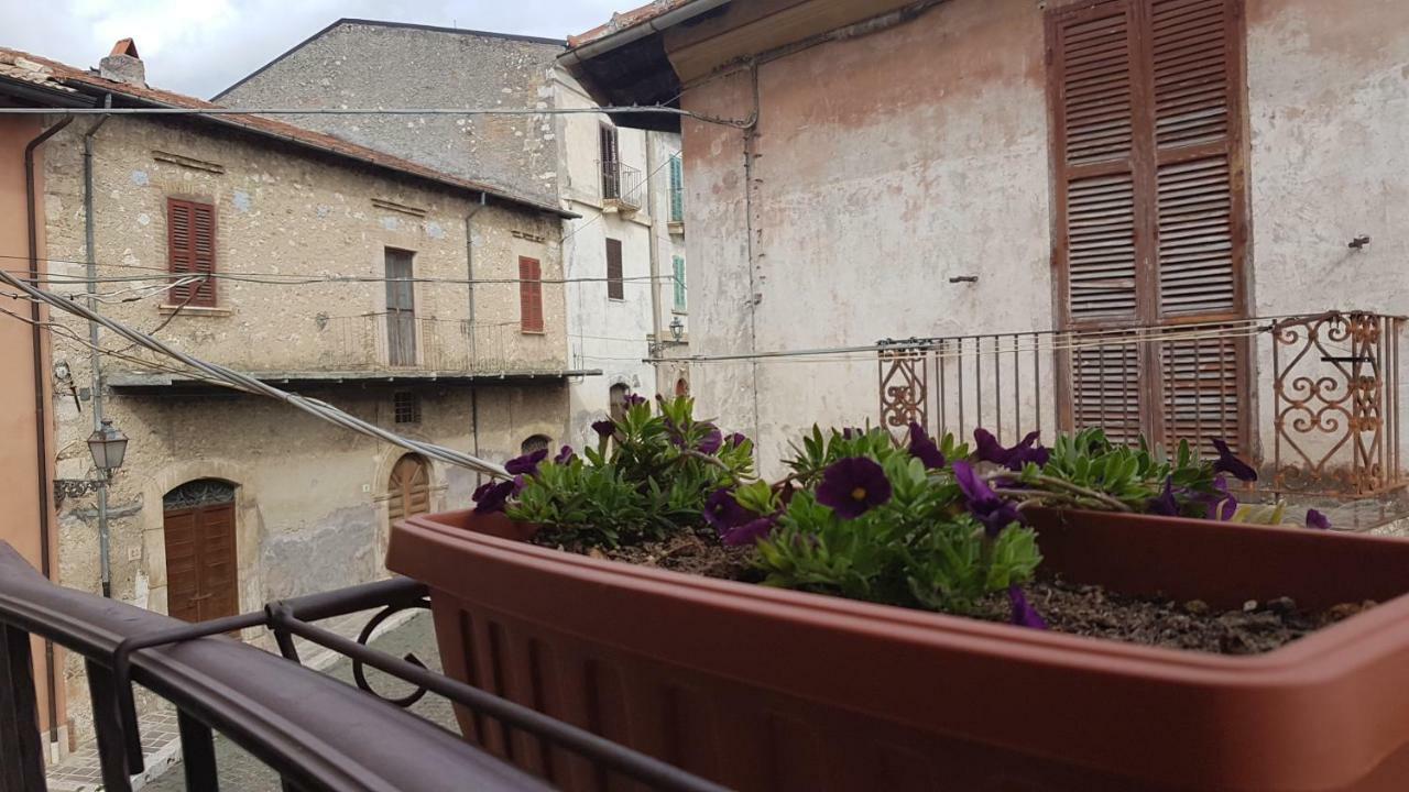 Scaccia Pensieri Villa Cerchio Eksteriør billede