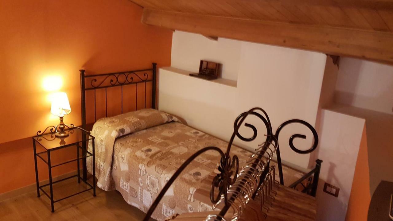 Scaccia Pensieri Villa Cerchio Eksteriør billede