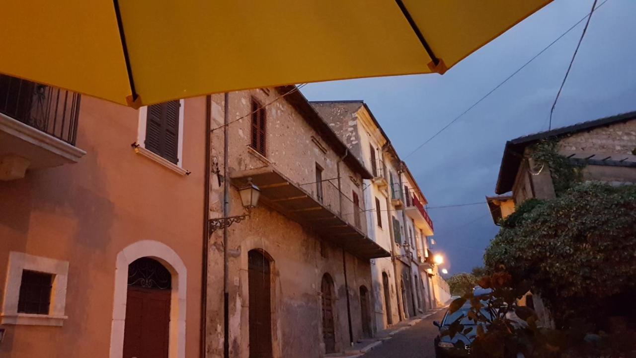 Scaccia Pensieri Villa Cerchio Eksteriør billede